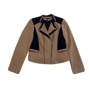 Beautiful White House Black Market jacket